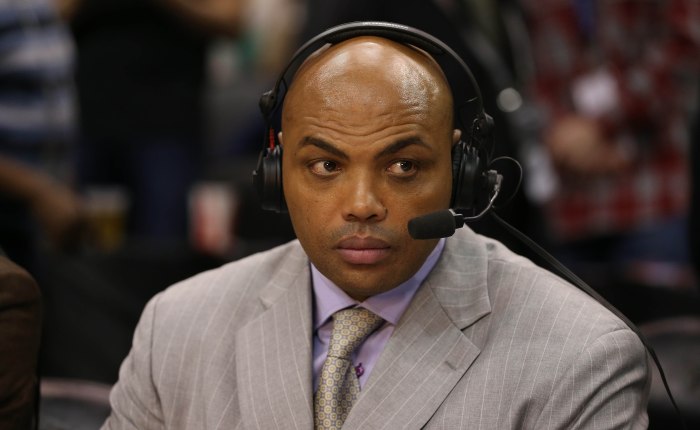 Charles Barkley scolds Magic Johnson for celebrating Mike D’Antoni&nbsp;resignation